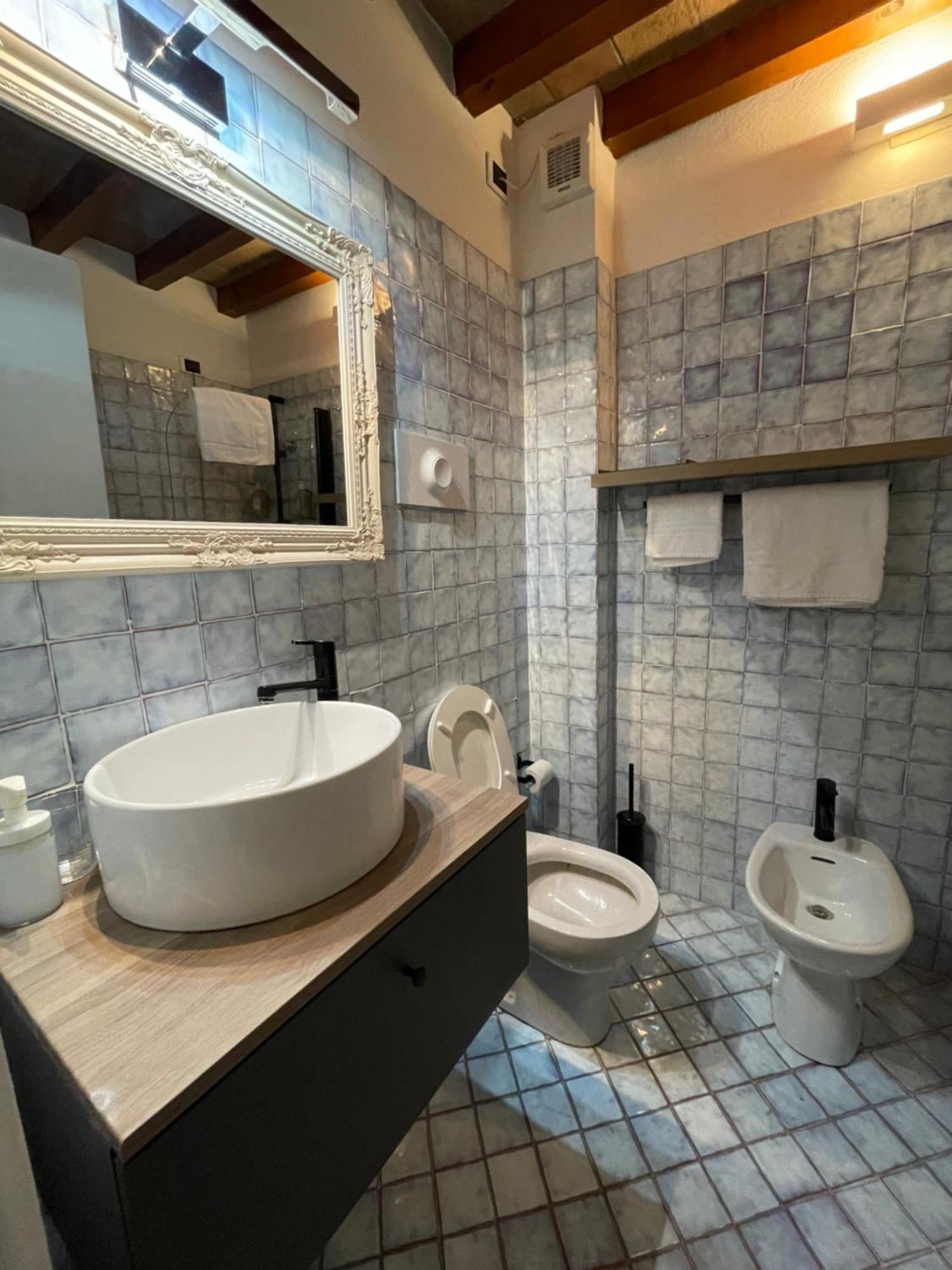 Le Camere Di Bsuites Affittacamere Parma Pokój zdjęcie