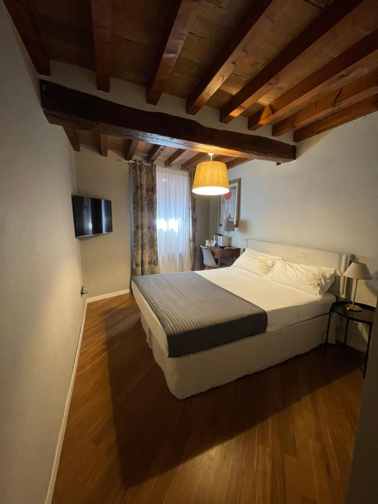 Le Camere Di Bsuites Affittacamere Parma Zewnętrze zdjęcie